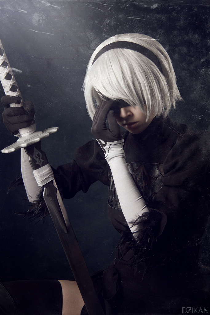 nier_automata_yorha_no_2_type_b_aka_2b_cosplay_by_disharmonica_db8iibf